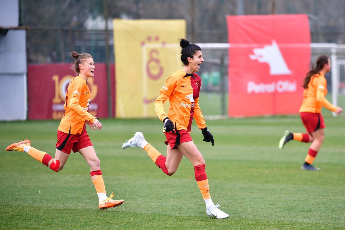GalatasaraySK's tweet photo. Günaydın #Galatasaray Ailesi https://t.co/kipmRceeOW