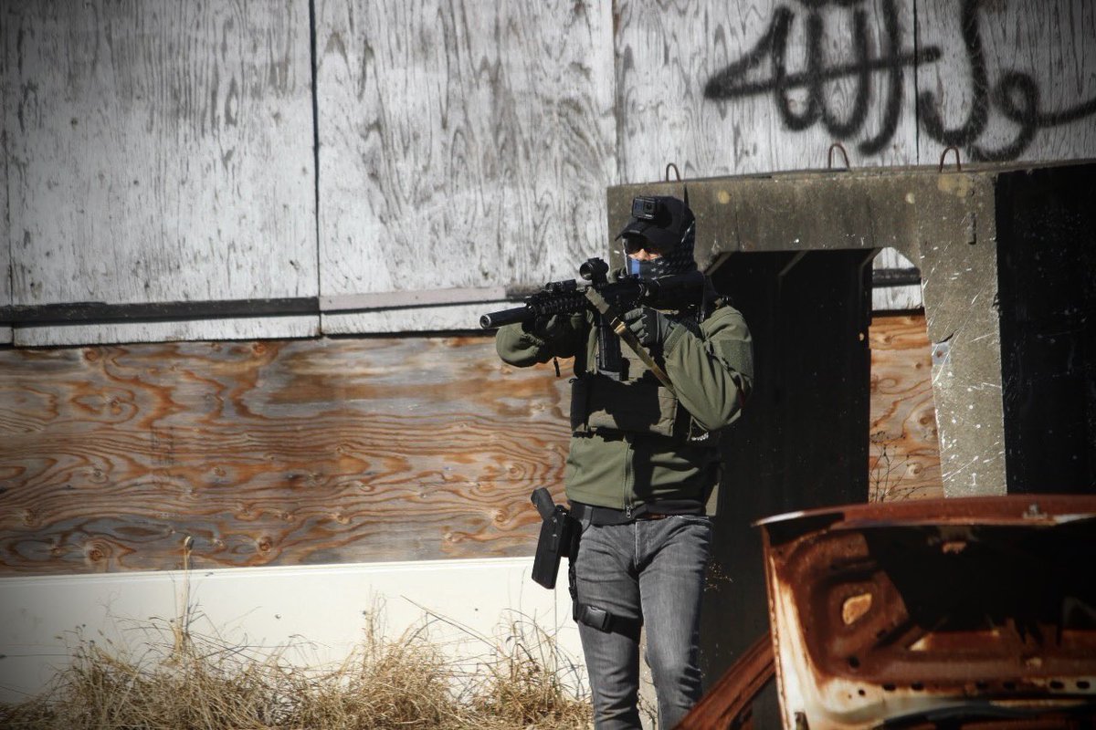 sim69airsoft's tweet photo. 土曜日はBCで遊んできました〜
敵チームもすごくクリーンな方々で元気で凄く楽しかったです!
#バトルシティ
#サバゲー
#サバイバルゲーム
#LE
#LE装備
#USMS
#USマーシャル
#airsoftgame
#FirstSpear
#Glock17
#PTW
#トレポン
#インフィニティ
#NBORDE
#TroyIndustries
#Trijcon
#MAGPUL
#PMAG https://t.co/HHrCOwiwYT