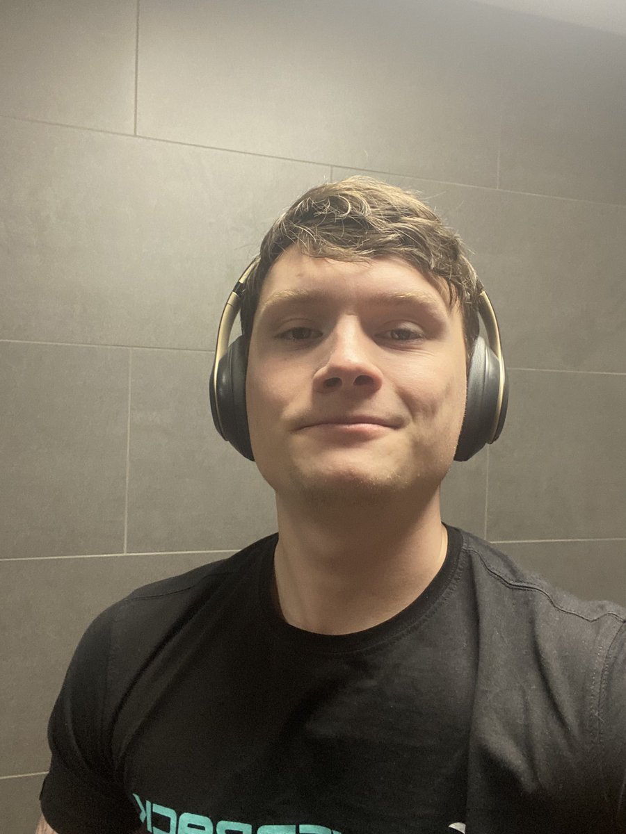 Darbs8797's tweet image. Monday morning started right let’s get ready for another busy week @SilverBackGymGW @snapfitness #MondayMotivation #goodmorning