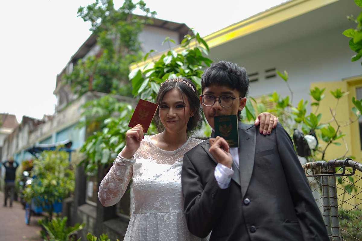 fatalflu_'s tweet photo. Nikah gratis di KUA + foto gratis difotoin @kutubboy di warung sebelah KUA, dan ya alhamdulillah bahagia sekeluarga sampe detik ini. https://t.co/244GKy7gXw