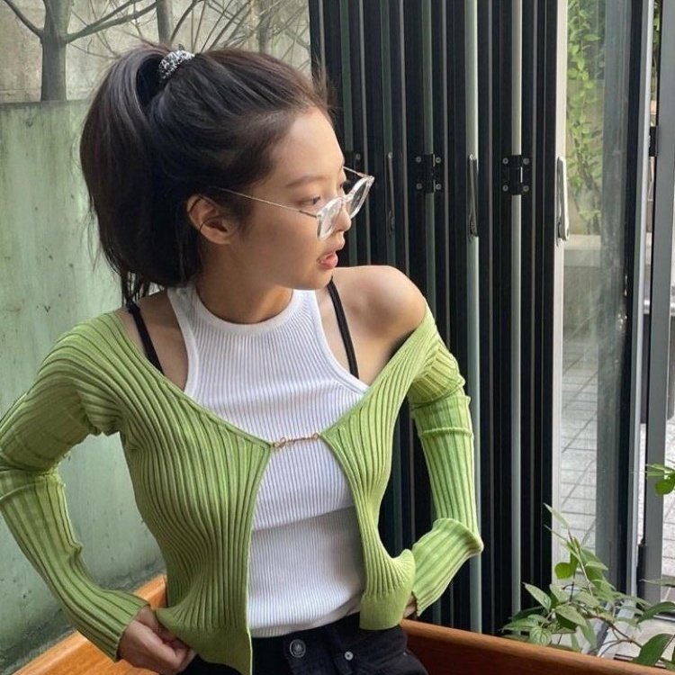 dreamiesst's tweet photo. our product, Jennie Cardigan, inspired by Blackpink's Jennie outfit!! with the detail chain makes it more prettyyy ✨️

— Moonlighty

get yours now!
link product : https://t.co/KH5VJboVB8
link toko : https://t.co/QGJBSRumtB https://t.co/V3ibcyCppN