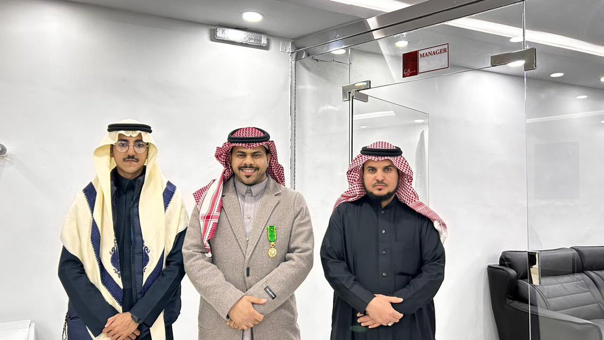 f_am143's tweet photo. بدعوة كريمة من مجمع وعد طريف الطبي قام عدد من أعضاء الفريق بزيارتهم حيث كان بأستقبالهم مدير المجمع د. عمر هادي الرويلي ورعاية من وكيل محافظة طريف للشئون الامنيه وبحضور رئيس بلدية ومدير بنك التنمية الاجتماعية بعرعر وعدد من منسوبي الجمعيات الخيرية والحضور الكرام https://t.co/rXDEhU7nNB