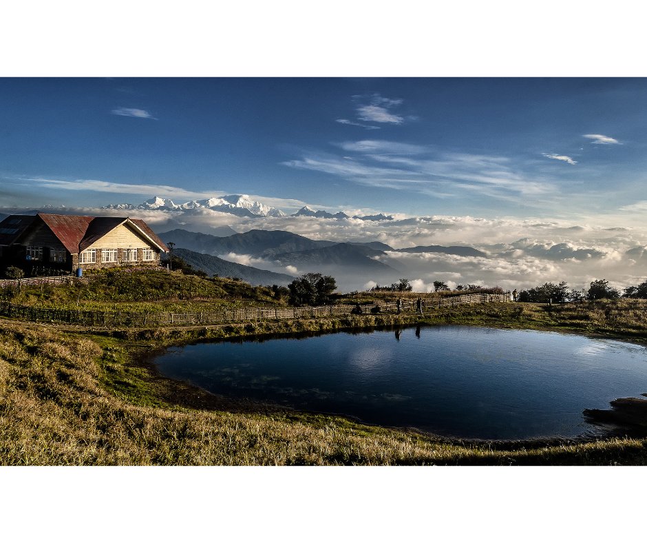 BoutIndia's tweet image. Tonglu is one of the highest peaks of the Singalila range known for its spectacular sunrise over the Kanchenjunga. On the hilltop, there is a trekker’s hut where you can stay for the night.  

#AdventureTrip #Tonglu #Darjeeling #WestBengal