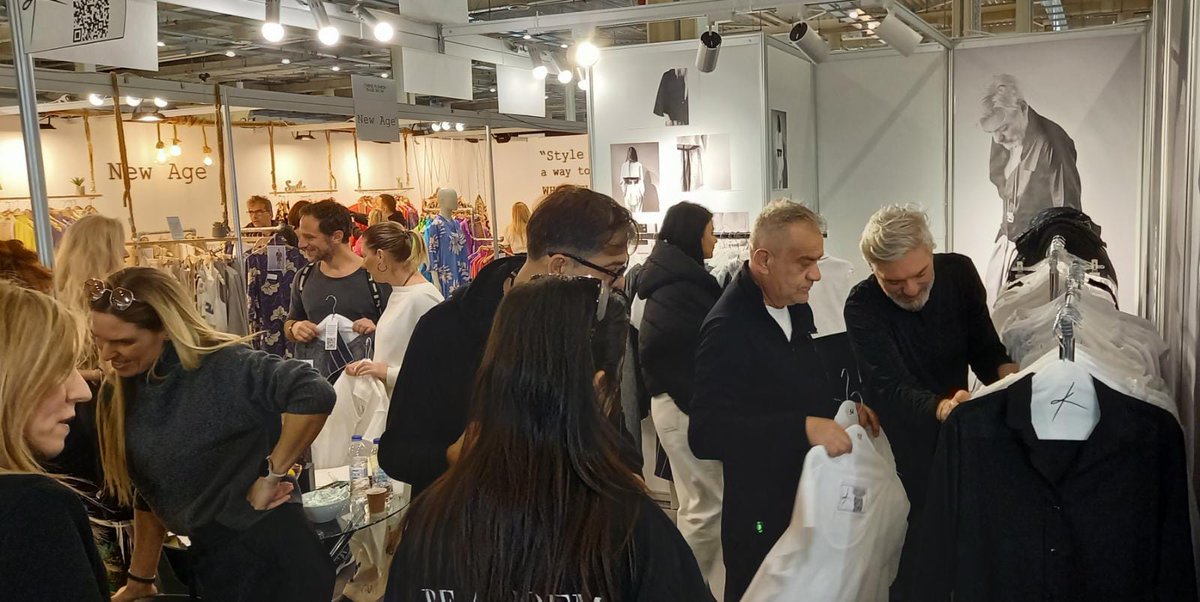 Ethical and sustainable fashion from our Mediterranean brand, @Themednew, again at the #Athensfashiontradeshow
Pure beauty and design by #KonstantinosTsigaros (Greece) and #Noorway (Jordan) 😍

#gomed @ENICBCMed