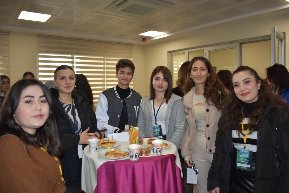 📍Turgutreis Öğrenci Yurdu

Birbirinden değerli konuklarla Psikoloji Kampı başladı.❄️

Bu soğuk günlerde gençlerimizi sıcacık muhabbetler ve çeşitli sürprizler bekliyor.😉👍🏻

#GSBYurtlarıKampta