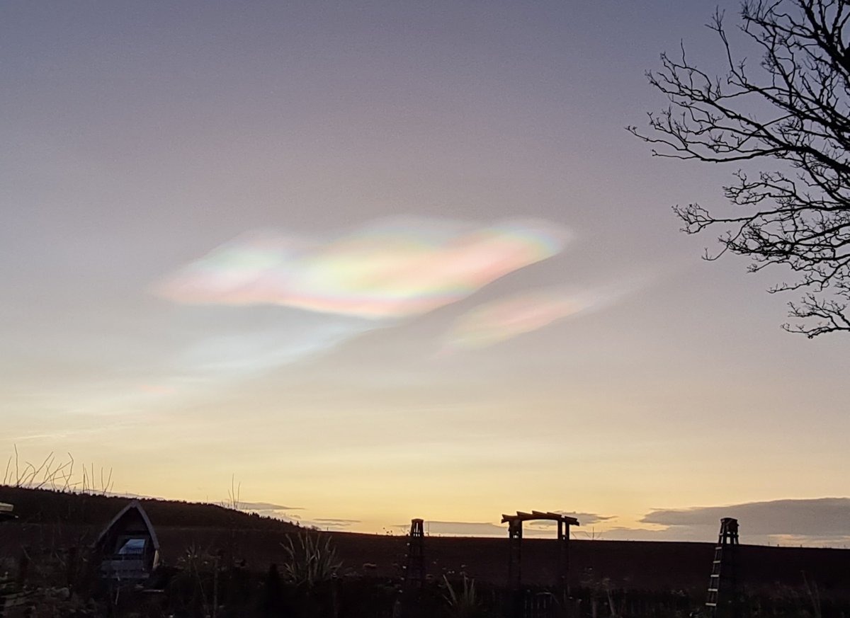 HannahGraceNAC's tweet photo. Saw this incredible sight this morning 😍 Known as a "mother of pearl" cloud or a "nacreous" cloud. Amazing @BBCHighlands @BBCNews @weather - Location, Ross-shire, Scotland. https://t.co/PoLD3qw7xa