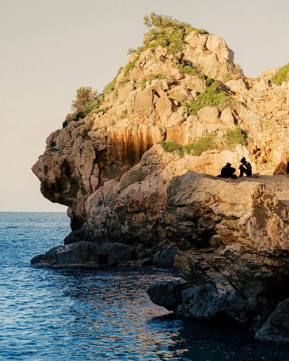 johanmoa's tweet photo. Being from the Med means being born next to the sun, the warn sand, tasty food and a traditional yet modern culture ☀️ Perfect life isn't it?
#BornInTheMed #zelhotels https://t.co/dO4YyvuYVu