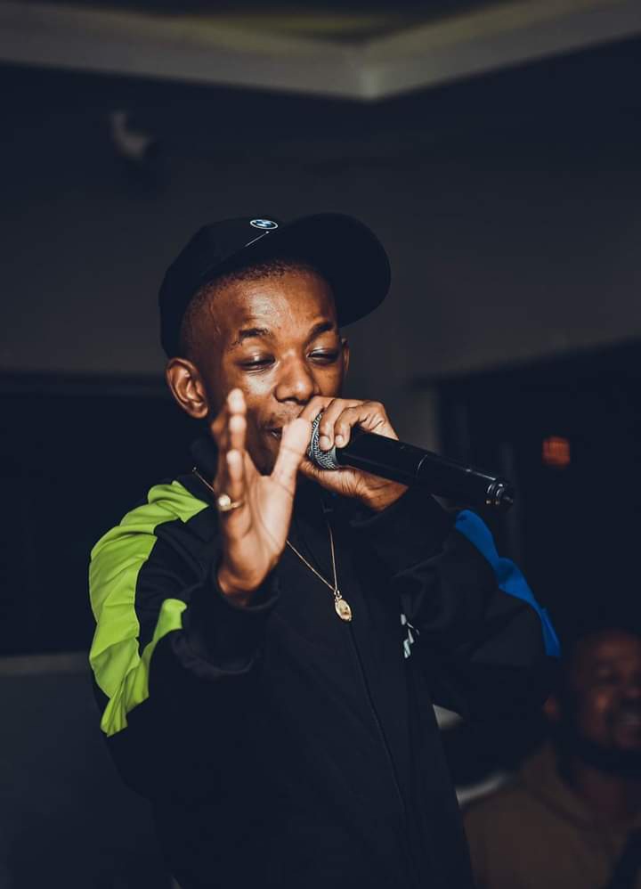 ImageRsa's tweet photo. A young Throwback or Can we say Monday Crushed le "Achuse" @MagleraDoeBoy kamo Tembisa.😉🎤🎙🔥

📸:@ImageRsa 💎

#SaHiphop #Artist #Italiano #Maglera #puma #ImageCreatives 
#nikonphotography #godox #tembisa #nightsport #music #hiphop #diaspora #Doeboy https://t.co/5F3aZlwryz