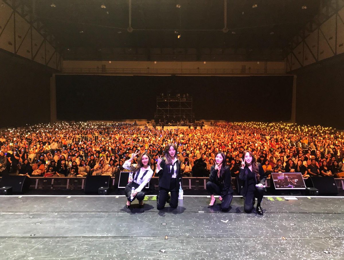 orypg3's tweet image. 26/01/2019 #HELLOMOOMOOinBangkok
29/01/2023 #MYCON_inBKK 
ได้ถ่ายรูปกัน 2 ครั้งแล้ววว ~ รอเจอครั้งต่อๆ ไปอีกนะ รีบๆ กลับมาหาด้วยน๊าาา🥰