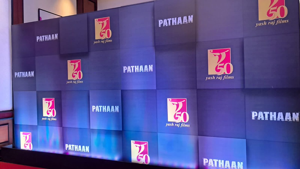 SRKGhaziabadFC's tweet photo. The stage is set. In a few minutes the cast of Pathaan will meet the media for the very first time after the HUGE success of the film #Pathaan . 😍😍✨✨
#Pathaan ki party is ready.💥😍
#PathaanMovie #pathaanboxoffice #Pathaanevent #PathaanReview #PathaanDay https://t.co/8vTuitiwy1