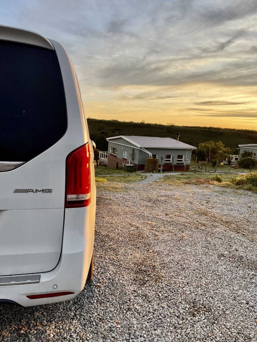twooceanslux's tweet photo. Mercedes Benz v250, suitable for all occasions. Book today @twooceanslux https://t.co/RMhJArUk9t