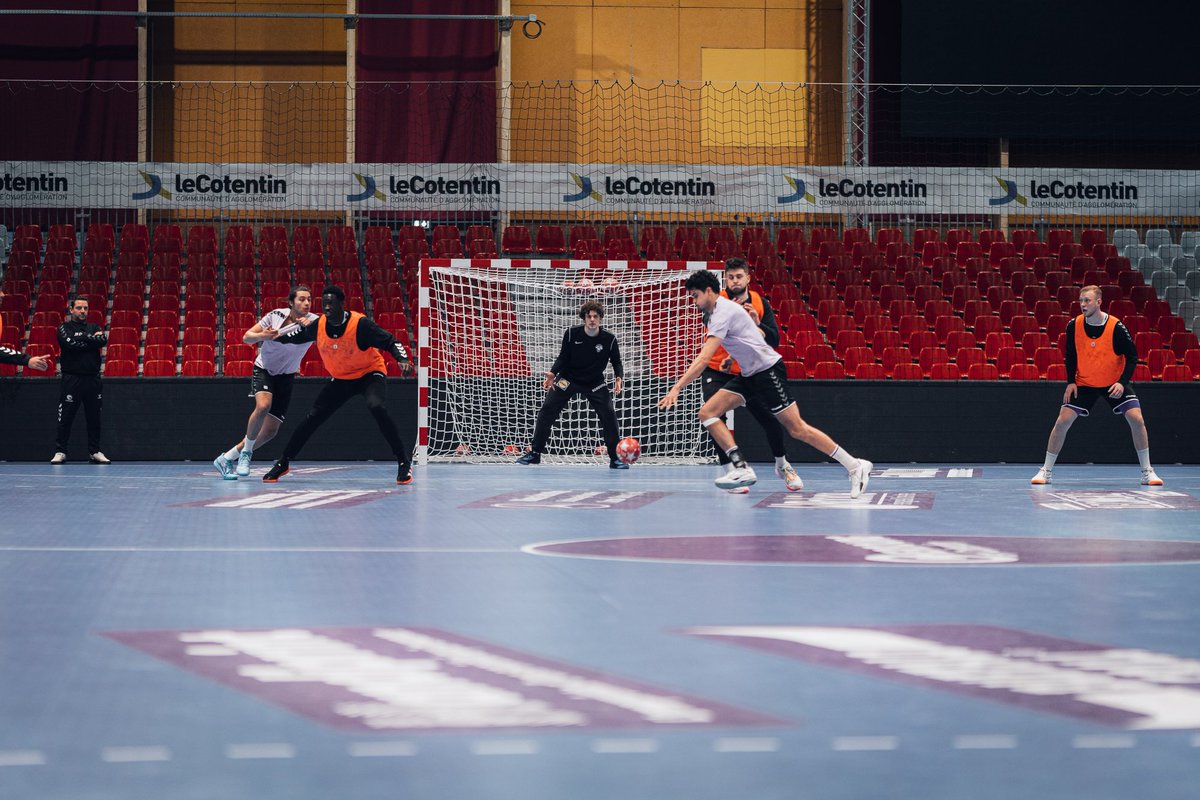 JSCherbourg's tweet photo. La prépa est finie, place à Massy 😄

Les gars sont à l'entrainement aujourd'hui, avant d'affronter le club parisien demain à Jean Jaurès ⚔

Bienvenue Kalim 👋

Ta place 🎟 https://t.co/FRS2TEFkNr https://t.co/UhZJeKsvXm
