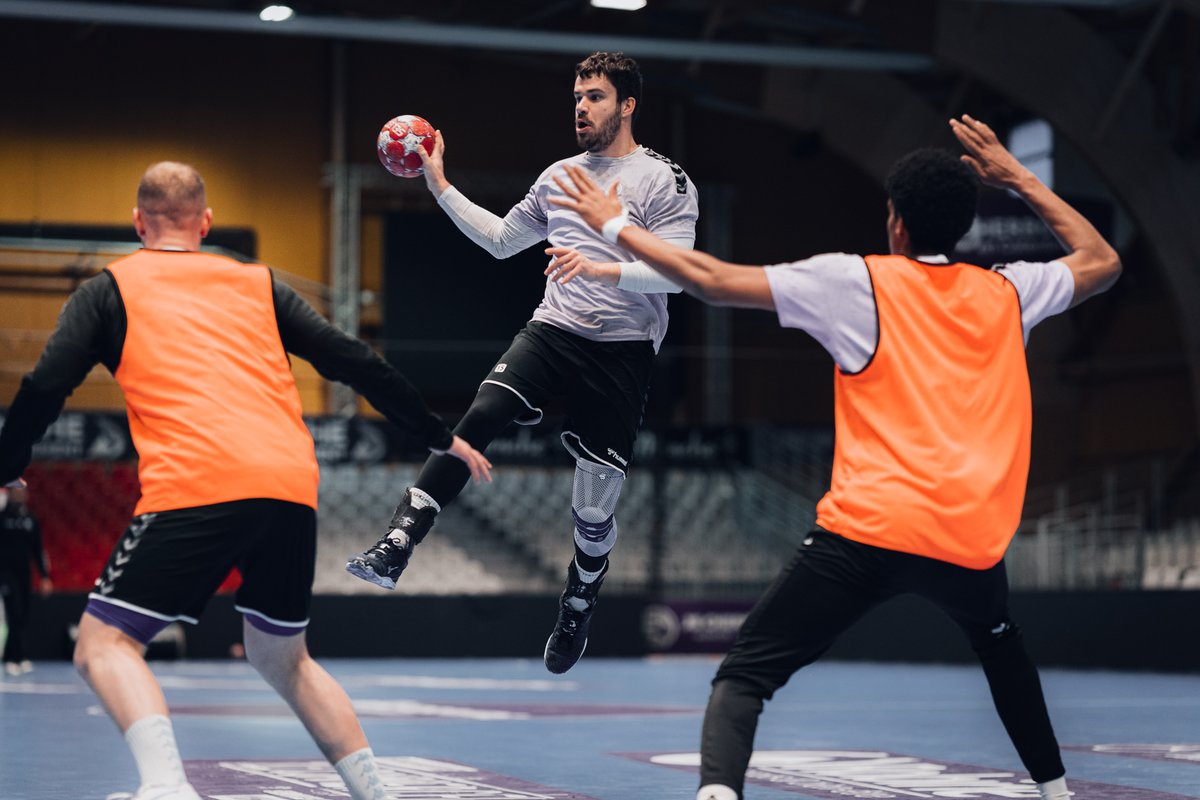 JSCherbourg's tweet photo. La prépa est finie, place à Massy 😄

Les gars sont à l'entrainement aujourd'hui, avant d'affronter le club parisien demain à Jean Jaurès ⚔

Bienvenue Kalim 👋

Ta place 🎟 https://t.co/FRS2TEFkNr https://t.co/UhZJeKsvXm