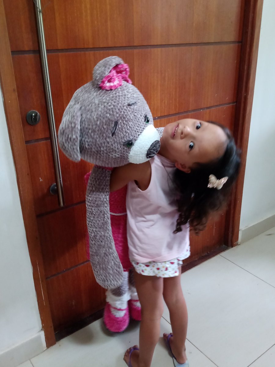 SOSlena's tweet photo. Missão dada...Missão cumprida.
Fui desafiada a fazer um amigurumi com 1,20cm e aí está o resultado. Batizei ela com o nome de 🐻 *URSA JOICE* 🐻 em homenagem a cliente. 
Obg Joice pela confiança. https://t.co/9hiMiH0mpV