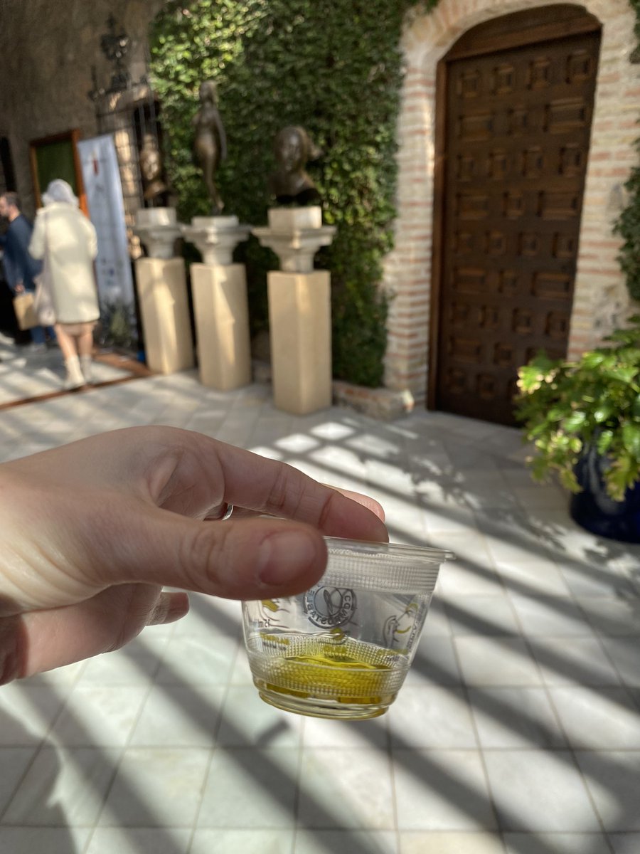 Un brindis con aceite, porque no?#unbrindisxelolivo