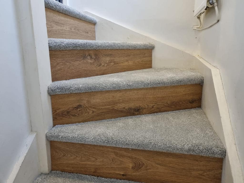 Give your home the 𝗪𝗢𝗪 factor with our 𝑪𝒐𝒎𝒃𝒊𝒏𝒂𝒕𝒊𝒐𝒏 𝑺𝒕𝒂𝒊𝒓𝒔 🤩🐼
You can mix and max a wide range of colours and styles, the combinations are endless!
Drop our team a DM today and get yourself booked in. 

✅ Rated 5* Excellent On Trustpilot (650+) Reviews.