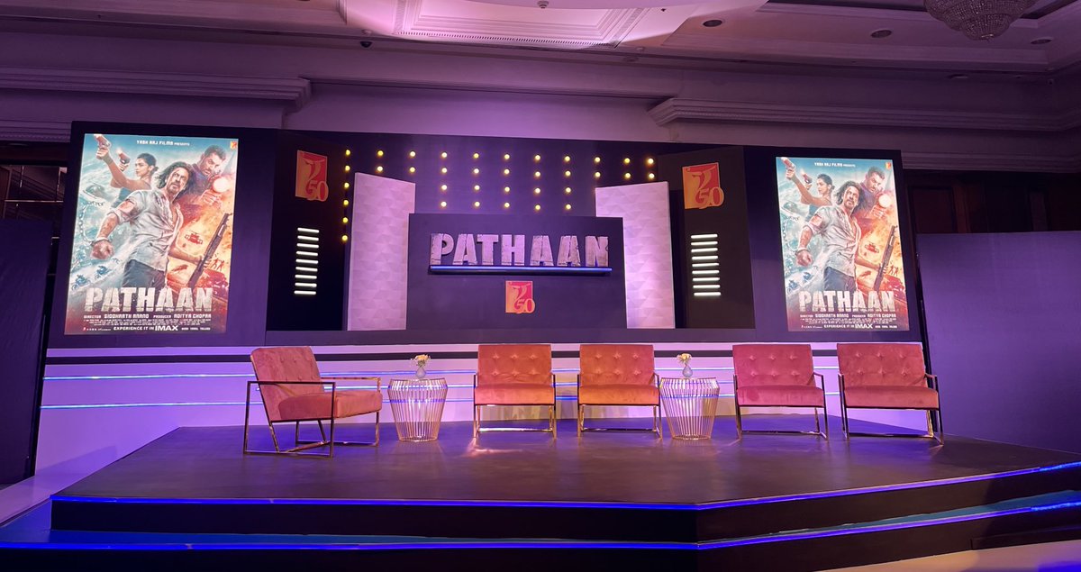 iamSadnurSrk's tweet photo. Team #Pathaan Live on @instagram 😍
In @yrf #instagram handle...
.
Come on & Join with #TeamPathaan.
#PathaanCollection #ShahRukhKhan #SRK𓃵 #ShahRukhKhan𓀠 #YRFSpyUniverse #YRF50 #JohnAbraham #Deepikakpadukone #pathaanboxoffice #Pathaan100crWorldwide #PathaanReview https://t.co/9D7hmvlDrP