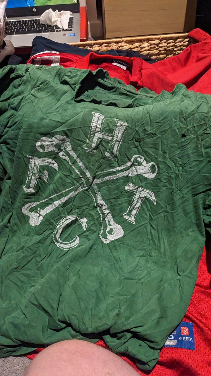 elliotspirrett1's tweet image. Damn... Might be time to finally give up my beloved @frankturner shirt from the 2011 tour

It, like all of us, has seen better (and better fitting) days.

#FTHC