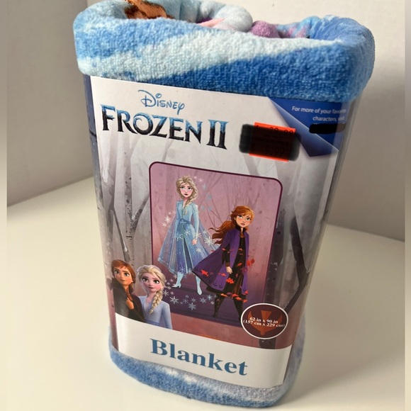 pegga_'s tweet photo. So good I had to share! Check out all the items I'm loving on @Poshmarkapp #poshmark #fashion #style #shopmycloset #disney: https://t.co/hmOWkoWlzF https://t.co/eegtJxUqa1