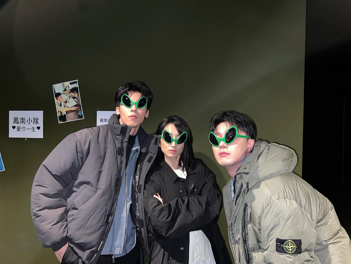 230130 시백우 인스타 

감사합니다. 다음에 또 봬요
펑난소대 사진 첨부 막내 최고ㅠㅠㅠㅠ
왹져 선글라스 개조앜ㅋㅋㅋㅋㅋㅋㅋㅋ