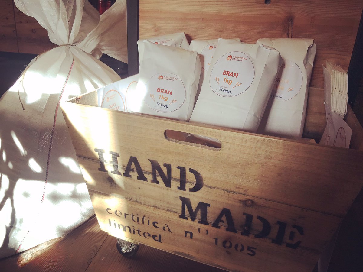 Cogglesford's tweet photo. For the bakers, don’t forget you can pick up some free bran from our gift shop!

A fibre-rich addition to any recipe, we have 1kg bags ready to go or you can bag for yourself just the right amount for your recipe! 👩‍🍳 

@heartoflincs @Visit_Lincs @LincsFoodDrink #YourLocalMill https://t.co/LVOvC2HhQC