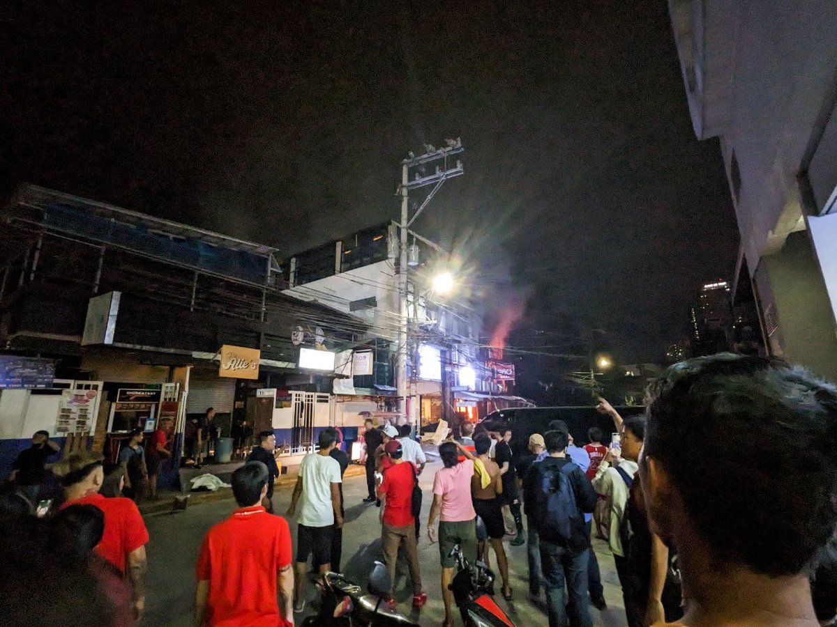TheLaSallian's tweet photo. JUST IN: An explosion was heard around Fidel A. Reyes St. around 7:10 pm. Firetrucks are in the area to extinguish the fire. Access to the Enrique M. Razon Sports Center parking is temporarily restricted. https://t.co/qYbI18QoO3
