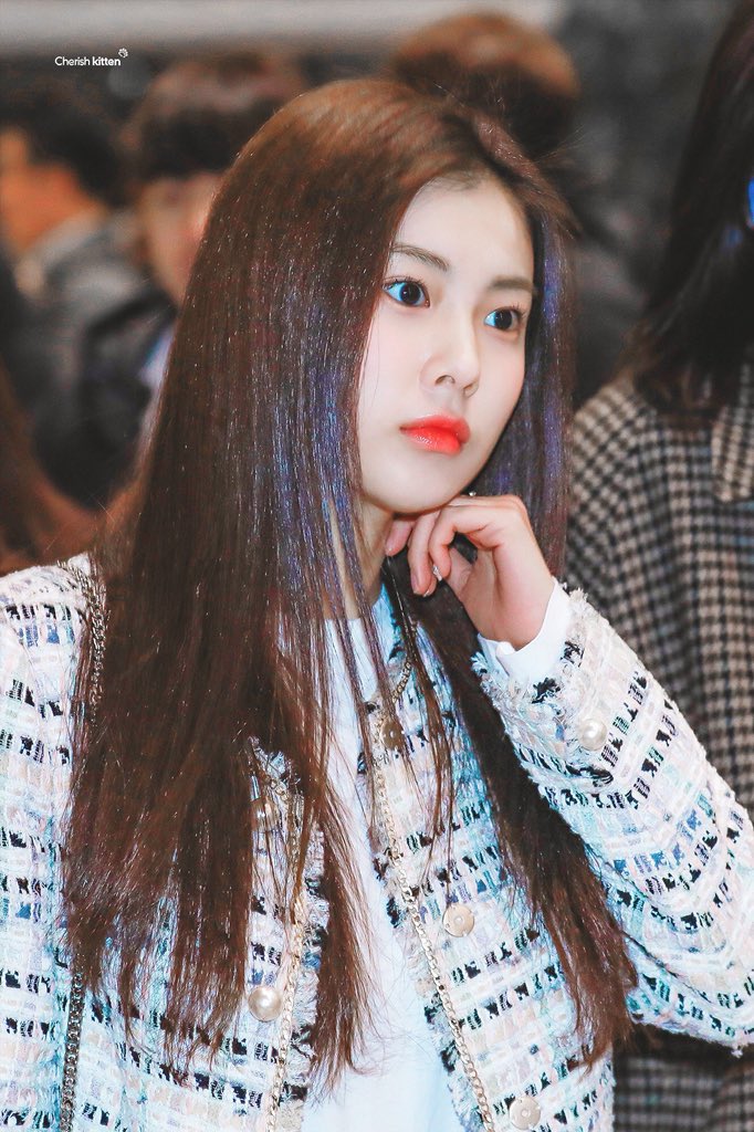timeto_hyewon's tweet image. 190130 GMP➡️HND

#아이즈원 #アイズワン #IZONE #강혜원 #カンヘウォン #KangHyeWon #혜원메일