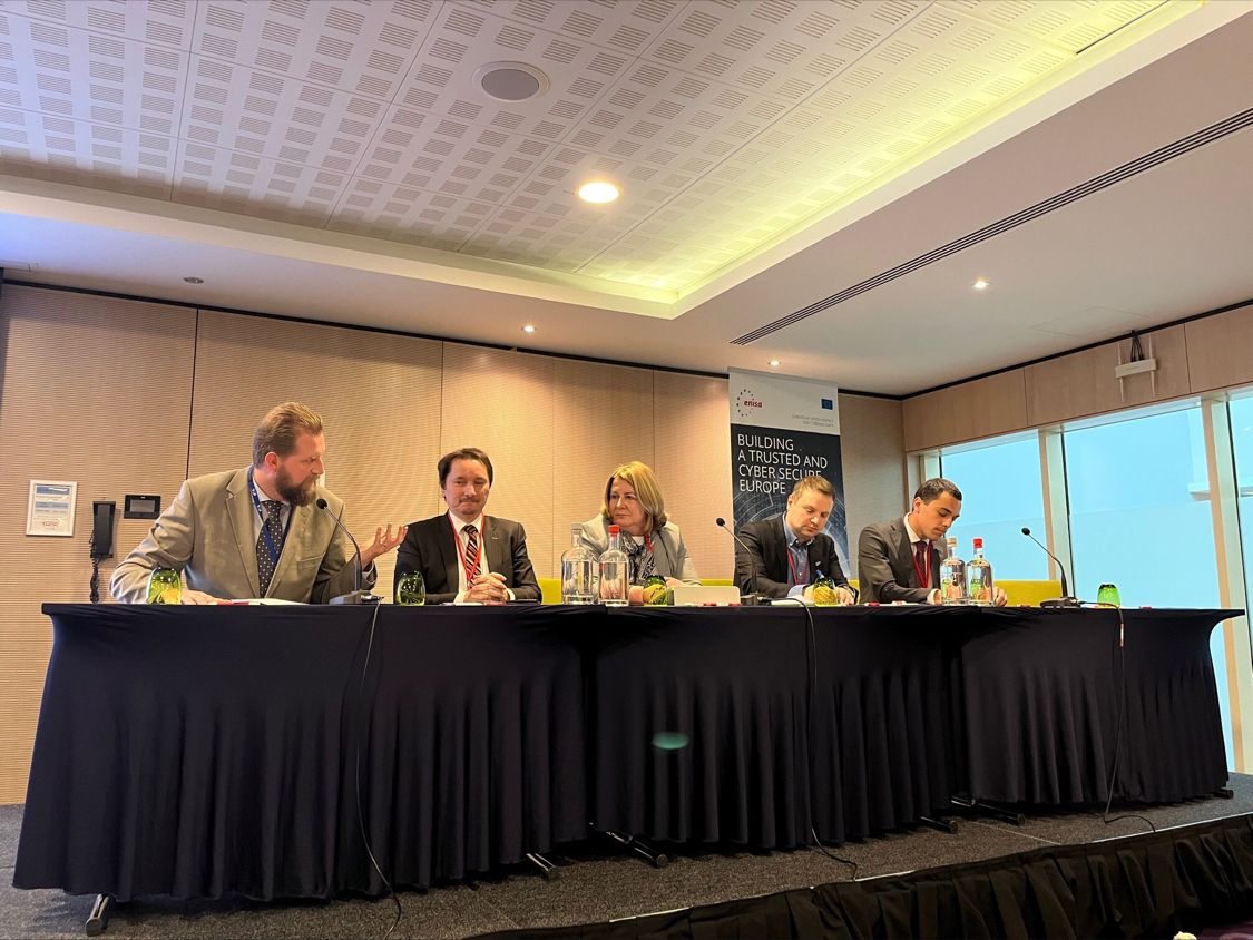 CyberpolicyN's tweet photo. 26 stycznia odbyła się pierwsza Konferencja „EU #Cybersecurity policy”, zorganizowana przez @enisa_eu oraz DG CNECT. 
@NASK_pl  reprezentowała Katarzyna Sokół, która była jednym z prelegentów w panelu dyskusyjnym poświęconym implementacji #CVD. https://t.co/9hfsPC1X9j
