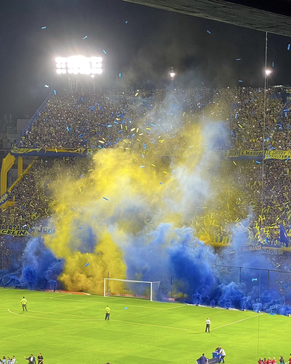 La hinchada más loca 😍💙💛💙