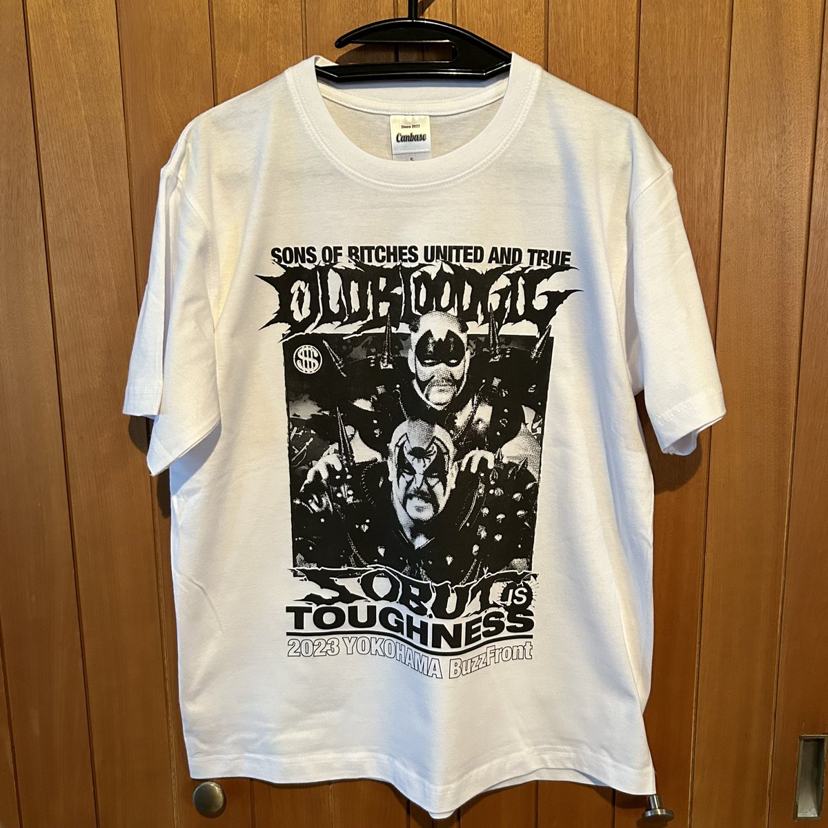 sobut_official's tweet image. 予約受付開始！

OLD BLOOD GIG Tee
ヤザネ氏 @yazanemanabu によるデザイン。

BLACK
sobut.stores.jp/items/63cc9a0e…

WHITE
sobut.stores.jp/items/63cc9976…

#oldbloodgig
#sobut