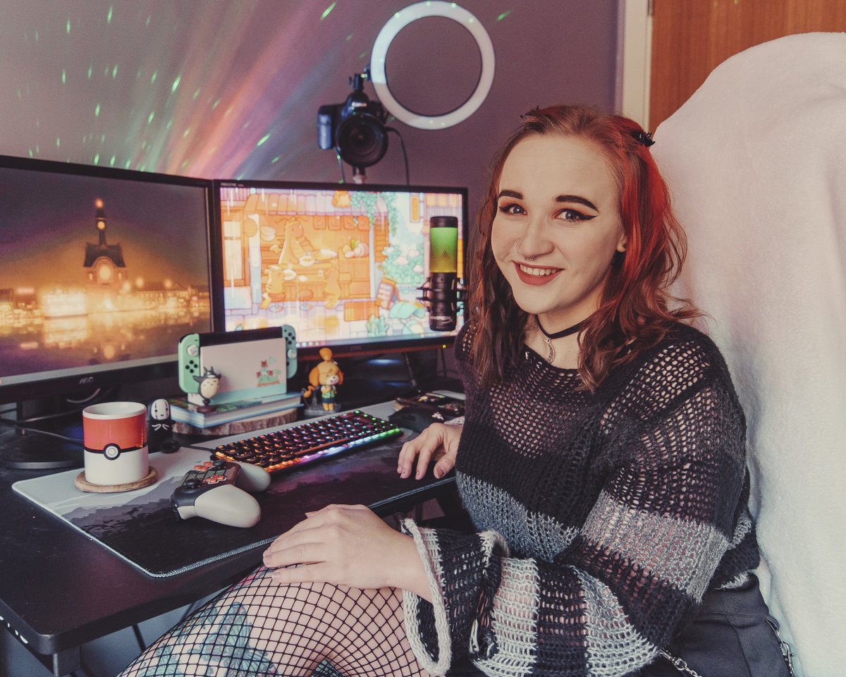 Sarah 🌙 tweet media