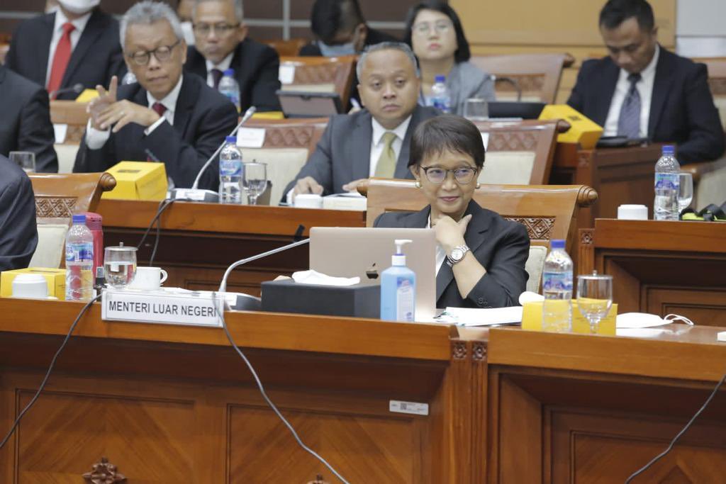 Pada Rapat Kerja dengan Komisi I DPR RI hari ini (30/1), saya sampaikan tentang Rencana Kerja &amp; Program Prioritas Keketuaan Indonesia di ASEAN Tahun 2023, serta bahas peningkatan Infrastruktur Diplomasi 

#ASEANIndonesia2023