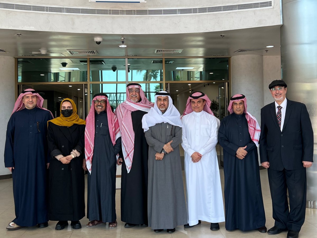 IAU_Arch's tweet photo. مناقشة رسالة دكتوراة بعنوان "أصول الأشكال الزخرفية وأنماط تطورها في عمارة الأحساء التقليدية: دراسة توثيقية نقدية". 

لطالبة الدراسات العليا ساره بنت خليل المطلق، بإشراف سعادة أ.د. مشاري بن عبدالله النعيم https://t.co/yDnVxswpTA