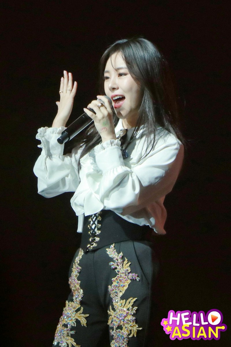 InnieMooVN_WI's tweet photo. [PRESS] 230129 WHEEIN #MYCON_inBKK CONCERT 

#WHEEIN #휘인 #フィイン #丁輝人 @THEL1VE_LABEL #마마무 #Mamamoo https://t.co/a77tlCXmRX