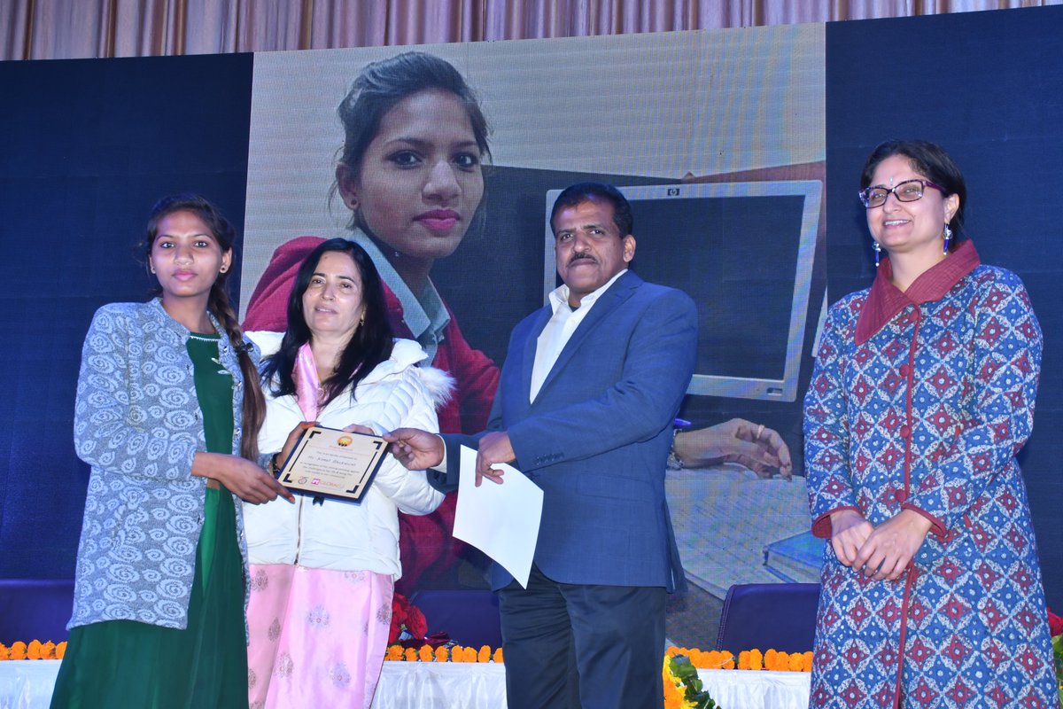 ManzilProject's tweet photo. Glimpses from #ProjectManzil event on #NationalGirlChildDay in presence of MD @rsldc_official Renu Jaipal. A book having impact stories were released and girl champions were felicitated. https://t.co/MzbFNd5Sdi
