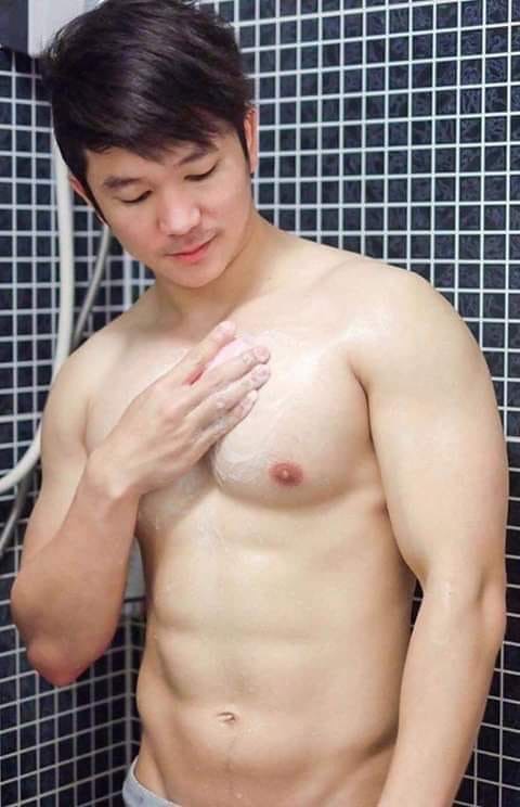 tai_popper's tweet photo. SỰ GỢI CẢM KHÔNG CHỈ ĐẾN TỪ NHỮNG KHỐI CƠ MÀ CÒN ĐẾN TỪ SỰ MƯỚT MÁT CỦA LÀN DA NAM GIỚI !
#SNAIL_WHITE_BODY_LOTION_FOR_MEN
#QMEN

Sữa dưỡng thể trắng da toàn thân Snail White Body Lotion thế hệ mới với chiết xuất https://t.co/B1VQl2b12X https://t.co/oer46E2gF4