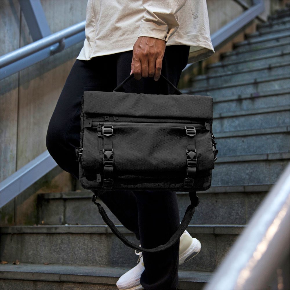 tunaigoutes's tweet photo. 最新作入荷決定！

 コードオブベル
Apex Liner Max
2way shoulder bag
#CODEOFBELL

13インチ対応PCスリーブを備えたブリーフケース兼ショルダーバッグ

三ヵ所の独立した収納スペースに複数のポケット、パッド入り背面パネル、ストラップにはFIDLOCK社製スライディングバックル

2月2日正午発売！ https://t.co/jcPbYGJMJn