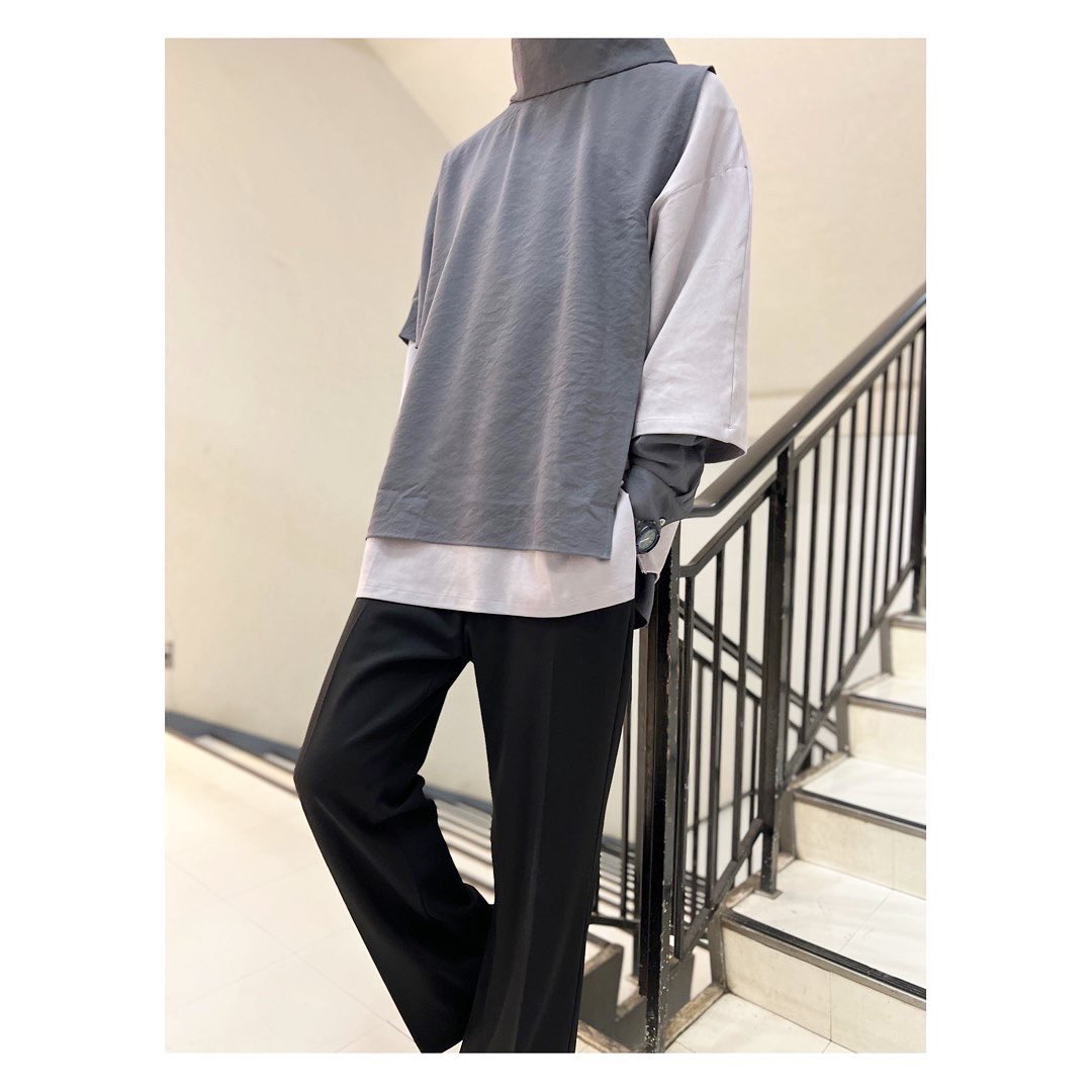 BAFNxN's tweet photo. 〜NEWTRAL TOKYO/NO ID.〜

2023 S/S collection✨
【アシンメトリーレイヤードオフタートルロンT】
color：GRAY/size：ONE

#noid #newtral #newtral_tokyo #painting #fashion #ootd #kawaii #emo #staff #ss #todayscode #spring #springfashiontrends https://t.co/WzThNEYrGM