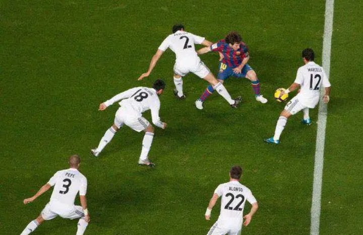 When Messi Manipulate the Real Betis defense #football #Messi #goals yotubelink.com/s?q=XwMZorZe