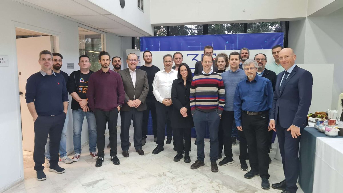 ADROIT6G tweet media