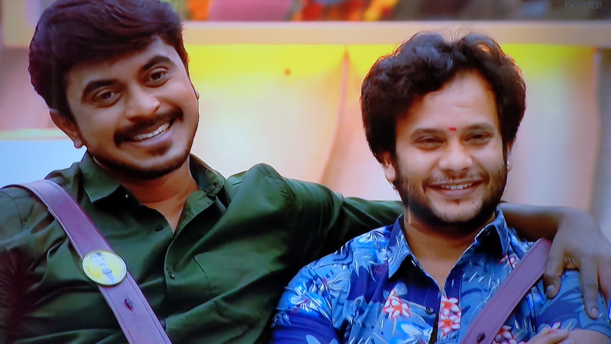 Spread_Love31's tweet photo. #Azeem about #Mani

I didn't know him outside, he was the one genuine person who I like the most in the house😍♥️

#Manikanta #MakkalNaayaganAzeem https://t.co/YaooRsswKl