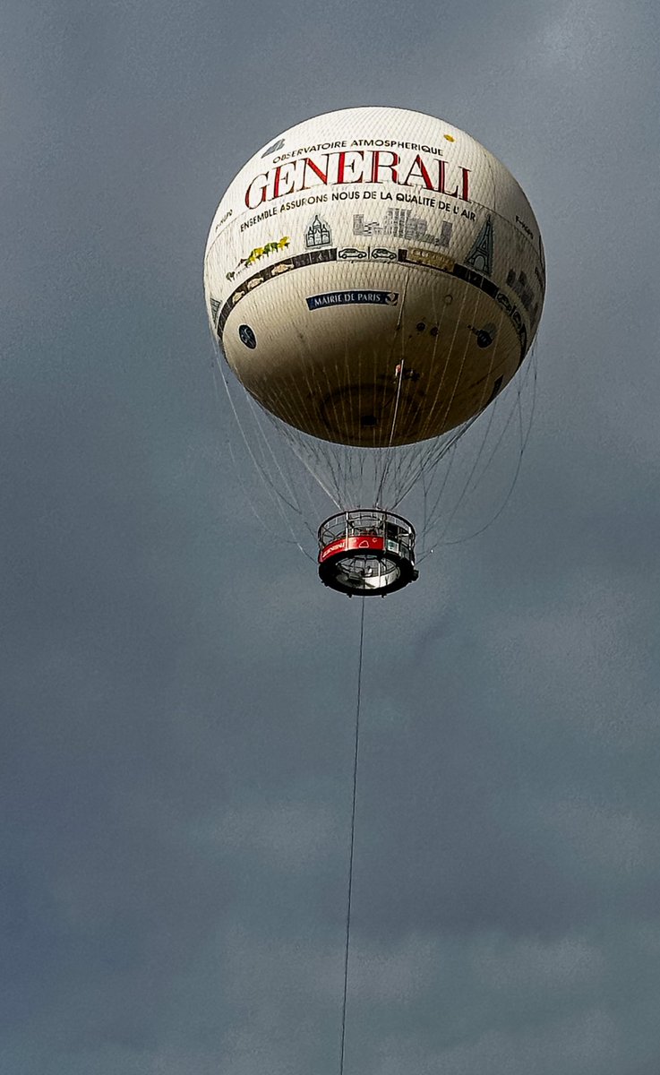 Giu_Randazzo's tweet photo. Do you know the @BallondeParis ?Allowing visitors to fly over #Paris at an altitude of 150 metres,the #ballondeParisGenerali is the first flying urban laboratory,studying #AirQuality and raising awareness of the effects of #pollution.
#fineparticles #exploreparis #eiffeltower https://t.co/GYUcaEuVZw