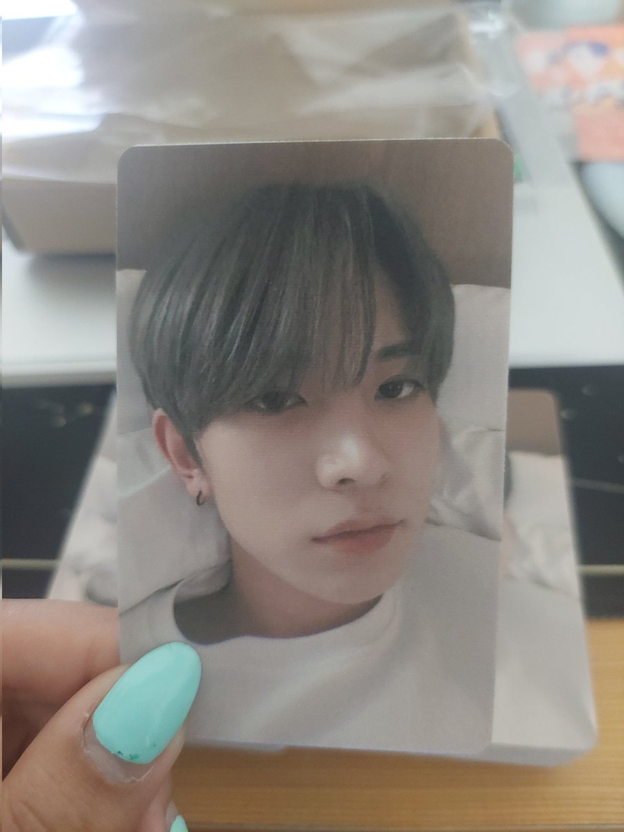 fairy_hyunjin's tweet photo. tysm for accomodating my rush order @enct_store 🥹🫶🫶 super ganda ng quality ng photos and ang mura niya din for its quality 🫶 https://t.co/sekda7jv3X