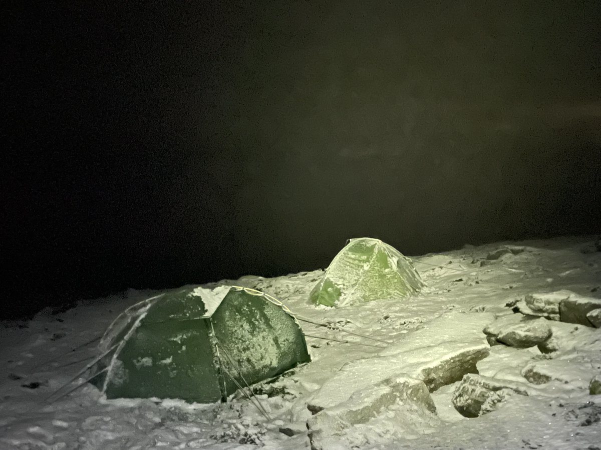 sprayway_UK's tweet photo. 📸 - @amountainbivvy 

"Arenig Fach

#trailof100nights

Another snowy camp. The only suitable camping spot is right on the top"

#ArenigFach #TrailOfA1000Nights #Sprayway https://t.co/kRyf1iXTX6