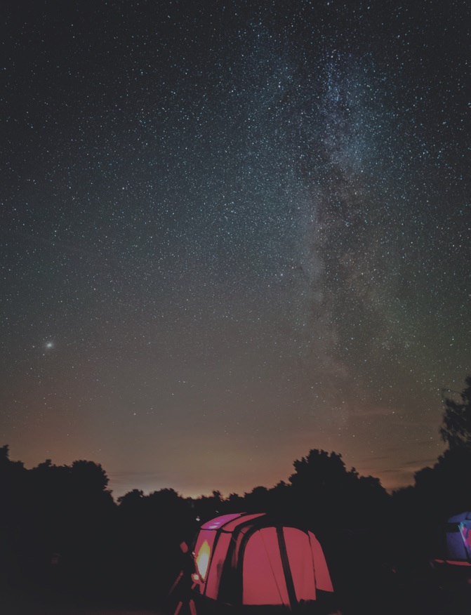 *EYES TO STAR-STRUCK NORFOLK SKIES*
Renowned as one of the best places in England to discover the dark skies...
holidayparkscene.com/eyes-to-star-s…

#HolidayParkScene #CaravanPark #Campsite #GlampSite #Glamping <a href="/HolParkScene/">Holiday Park Scene</a> <a href="/KellingHeath/">Kelling Heath</a> #StarGazing #DarkSkies #Norfolk