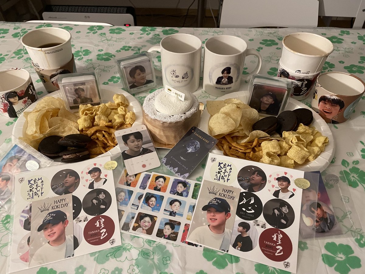 hanulhaha's tweet photo. 스크린이기는 하지만 고키와 고키팬분들과 함께 HAPPY KOKI DAY를 즐겼어요🎂🥳
KOKI BD CAFE @koki0129event 분들께서 보내주신 굿즈 덕분에 더욱 더 즐거운 시간이였습니다🥰
감사합니다🙏💕

#TanakaKoki #고키 #コウキ
#I_Always_Love_Koki
#고키_우리에게와줘서고마워 https://t.co/R3Pix95Q4Z