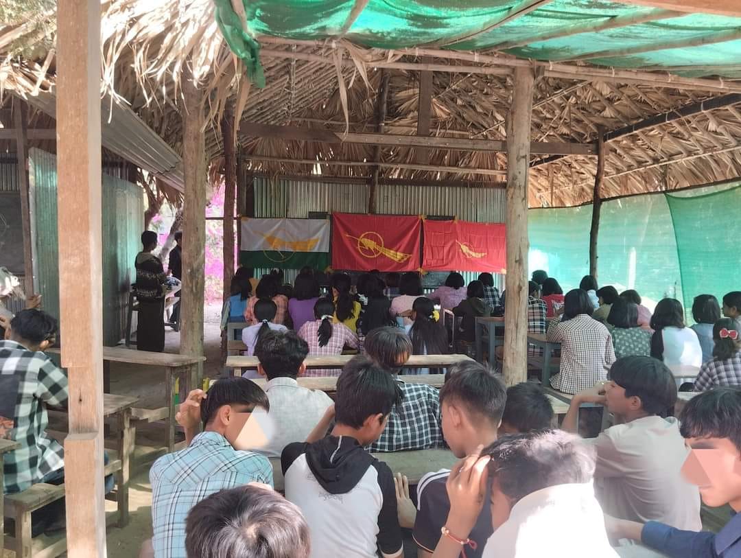 စစ်ကိုင်းတိုင်းရှိ ကြားကာလ ပညာရေး ကျောင်းများတွင် ဗကသ ကျောင်းသားများက စစ်အာဏာရှင် ဆန့်ကျင်ရေး ဟောပြောပွဲများ ပြုလုပ်
Read more->yktnews.com/2023/01/%e1%80…