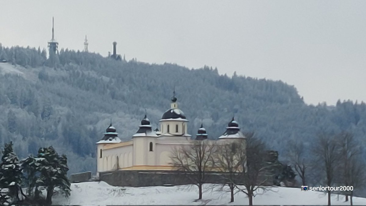 seniortour2000's tweet photo. Hodná toho jména..tzv. Krásná vyhlídka a pohled přes Vrch Anděla Páně na Svatobor #Susice #Sumava #praveted 🚶♂️❄️👍🙂 https://t.co/tscdjS3MGG