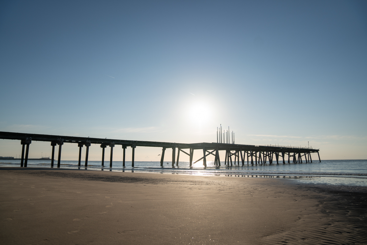 thesuffolkcoast's tweet photo. Good morning! 🌅

It's that time of the week once again... can you tell us where on The Suffolk Coast you'll find this pier?

#TheSuffolkCoast #MondayMystery https://t.co/RW5ylEpXYQ