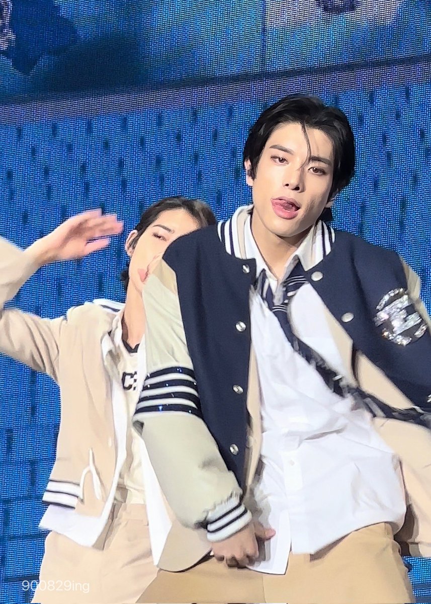 onlyonejaeyun's tweet photo. jake please have mercy.... https://t.co/69vBd0zM71
